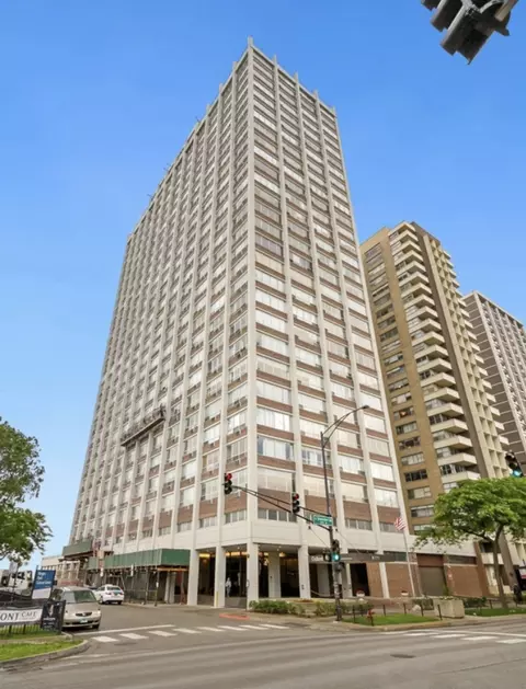 6171 N Sheridan Rd #807, Chicago, IL 60660