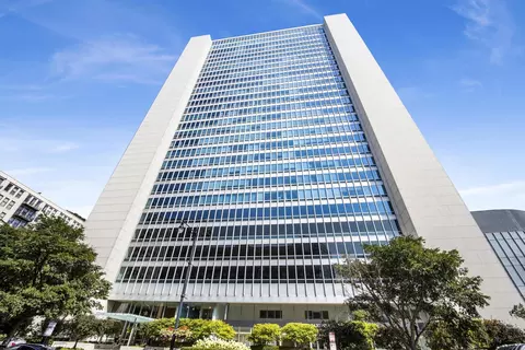500 W Superior St #1207, Chicago, IL 60654