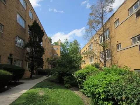 2012 W 111th St #3S, Chicago, IL 60643