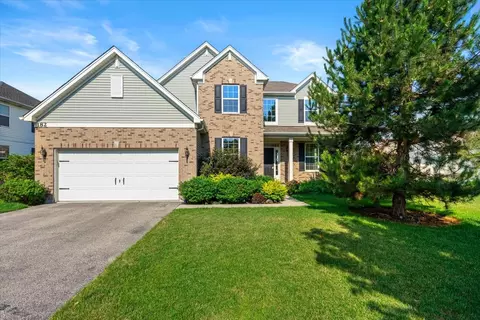 182 Regal Dr, Crystal Lake, IL 60014