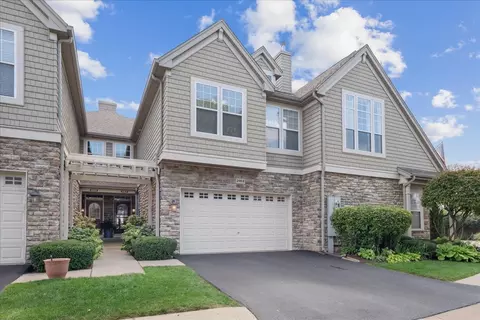 310 Sundown Ct #E, Wauconda, IL 60084