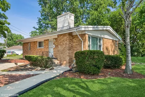 2151 Newcastle Ave, Westchester, IL 60154
