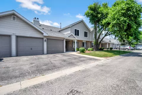7000 Remington Ct #102, Woodridge, IL 60517