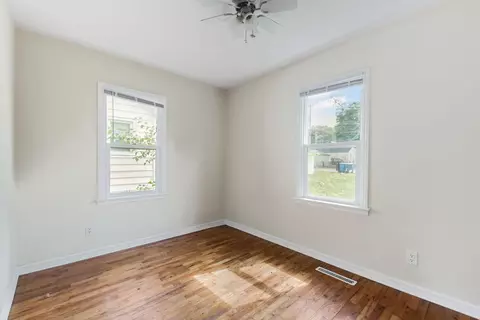 Bedroom - 520 N 10th Ave, Kankakee, IL 60901 photo 2 of 2