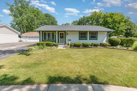 2308 Maple Ln, Rolling Meadows, IL 60008