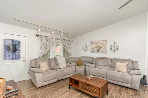 2308 Maple Ln, Rolling Meadows, IL 60008 photo 4