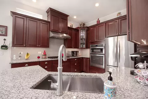 3907 Eagle Ridge Dr, Elgin, IL 60124 photo 7