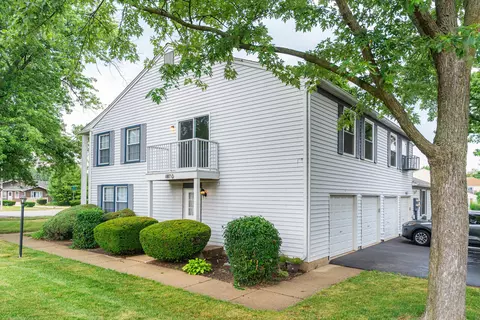 407 James Ct #D, Glendale Heights, IL 60139