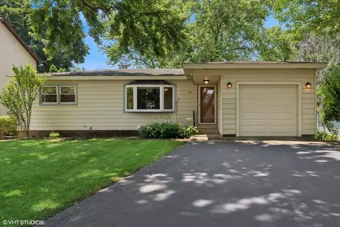 3513 Woodland Cir, Island Lake, IL 60042