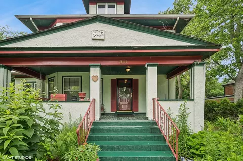 311 3rd St, Wilmette, IL 60091