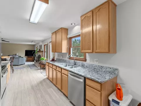3721 Bunker Hill Dr, Algonquin, IL 60102 photo 8