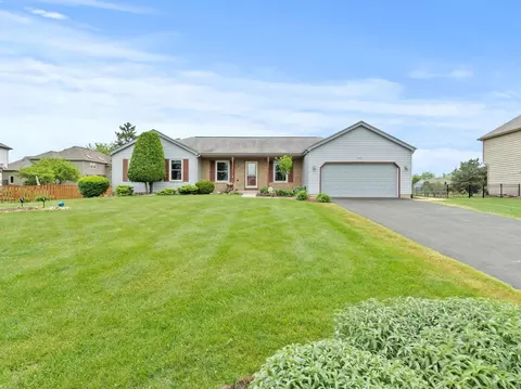3721 Bunker Hill Dr, Algonquin, IL 60102
