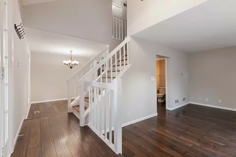 Entry Way - 601 College Xing, Rolling Meadows, IL 60008 photo 2 of 2