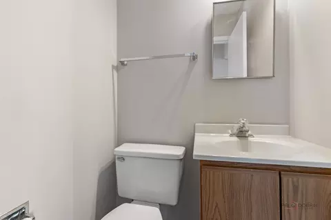 Bath - 601 College Xing, Rolling Meadows, IL 60008 photo 1 of 4