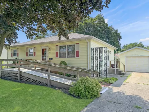 207 Southview Dr, Rochelle, IL 61068