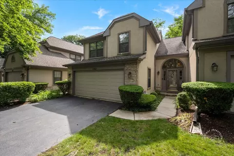 1242 Hobson Oaks Dr, Naperville, IL 60540