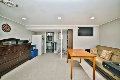 9666 Lois Dr #D, Des Plaines, IL 60016 photo 34