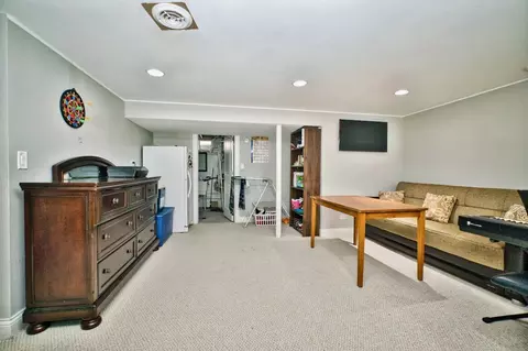 9666 Lois Dr #D, Des Plaines, IL 60016 photo 32