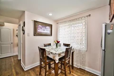 9666 Lois Dr #D, Des Plaines, IL 60016 photo 17