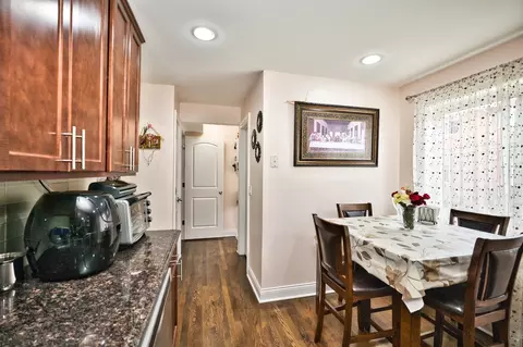 9666 Lois Dr #D, Des Plaines, IL 60016 photo 18