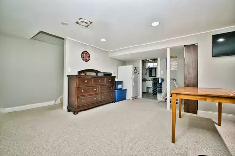 9666 Lois Dr #D, Des Plaines, IL 60016 photo 33