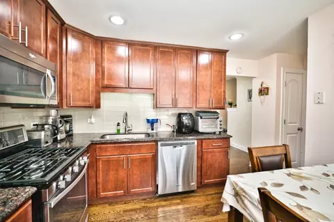 9666 Lois Dr #D, Des Plaines, IL 60016 photo 20