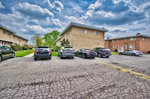 9666 Lois Dr #D, Des Plaines, IL 60016 photo 41