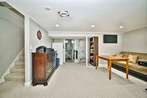 9666 Lois Dr #D, Des Plaines, IL 60016 photo 30