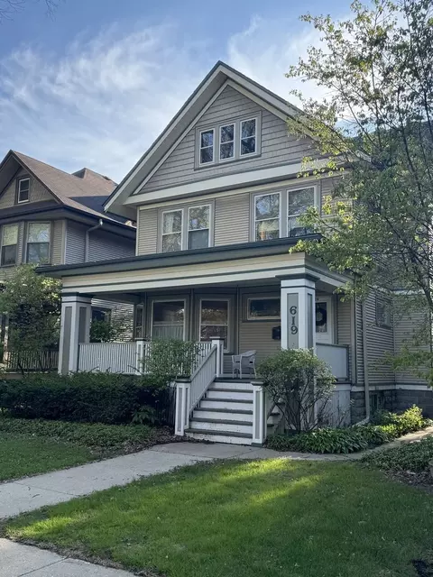 Undisclosed, Oak Park, IL 60304