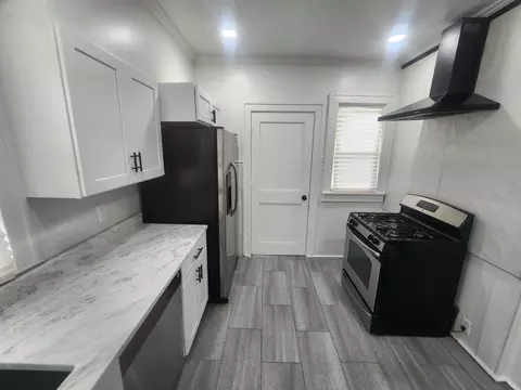 Kitchen - 1035 S Osborn Ave, Kankakee, IL 60901 photo 6 of 7