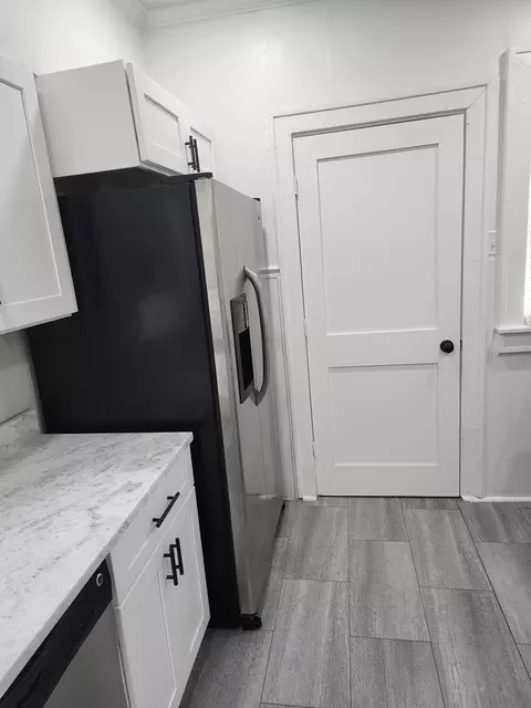 Kitchen - 1035 S Osborn Ave, Kankakee, IL 60901 photo 7 of 7