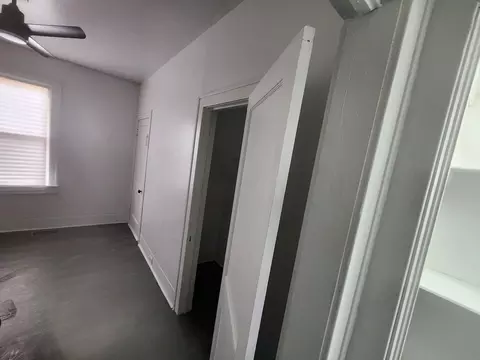Entry Way - 1035 S Osborn Ave, Kankakee, IL 60901 photo 3 of 13