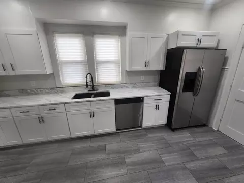 Kitchen - 1035 S Osborn Ave, Kankakee, IL 60901 photo 3 of 7
