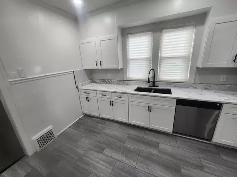 Kitchen - 1035 S Osborn Ave, Kankakee, IL 60901 photo 5 of 7