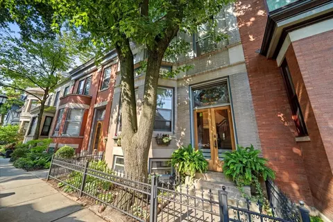 3838 N Alta Vista Ter, Chicago, IL 60613