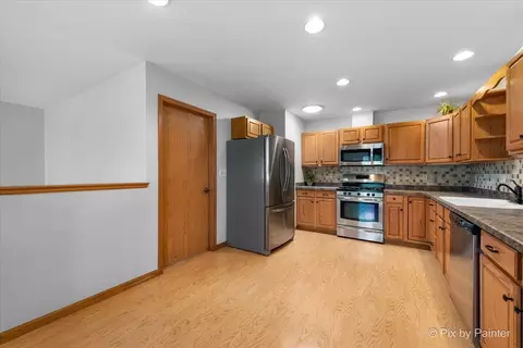 40 S Juniper Dr, North Aurora, IL 60542 photo 11