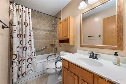 40 S Juniper Dr, North Aurora, IL 60542 photo 24
