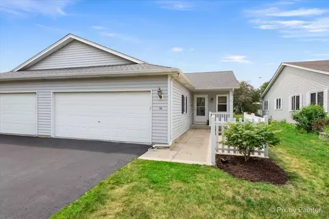 40 S Juniper Dr, North Aurora, IL 60542 photo 2