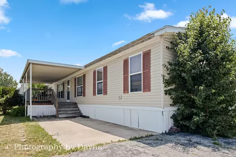65 Saint Michaels Dr, Bourbonnais, IL 60914