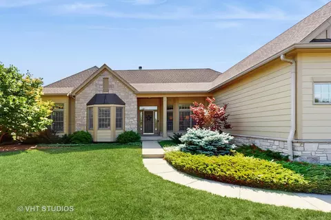 870 Legacy Rdg, Algonquin, IL 60102 photo 2