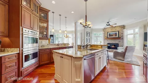 870 Legacy Rdg, Algonquin, IL 60102 photo 12