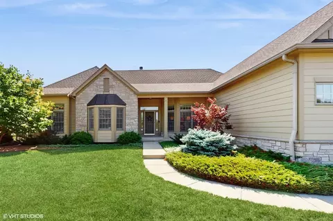 870 Legacy Rdg, Algonquin, IL 60102