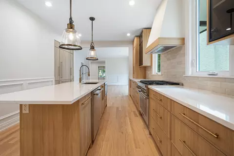 Kitchen - 922 Jackson Ave, River Forest, IL 60305 photo 2 of 11