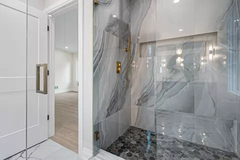 Bath - 922 Jackson Ave, River Forest, IL 60305 photo 9 of 10