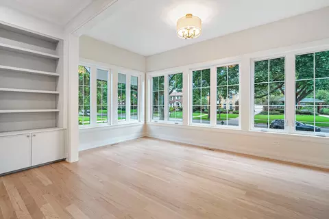 Living - 922 Jackson Ave, River Forest, IL 60305 photo 3 of 6
