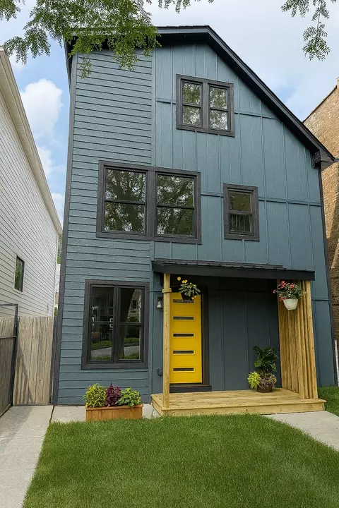 4250 N Whipple St, Chicago, IL 60618