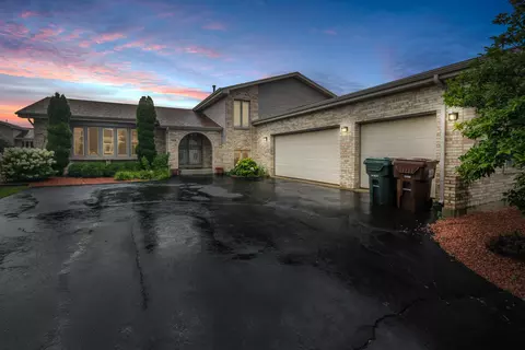 19018 Nightingale Ln, Country Club Hills, IL 60478