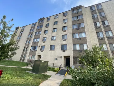 9725 S Karlov Ave #208, Oak Lawn, IL 60453
