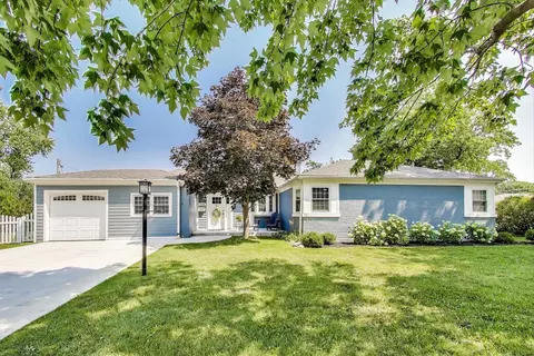 1524 Robinhood Ln, La Grange Park, IL 60526