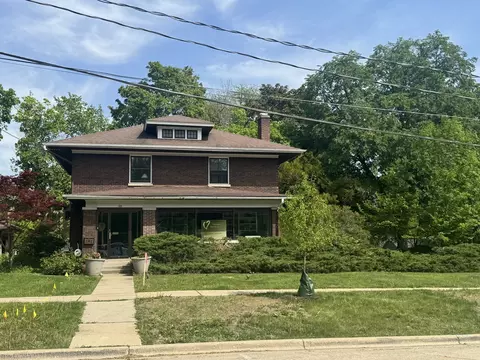 127 S 2nd St, Geneva, IL 60134